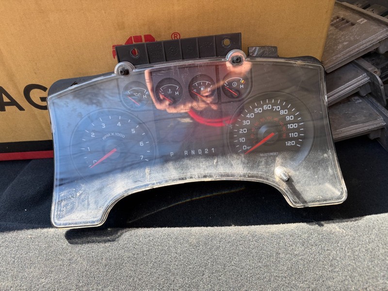 09 FORD F150 OEM INSTRUMENT SPEEDOMETER GAUGE CLUSTER 9L34-10849-RK