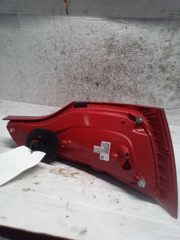 2015 Audi Q7 Right Tail Light Assembly Grey OEM Used 85K Miles NJ25-21025