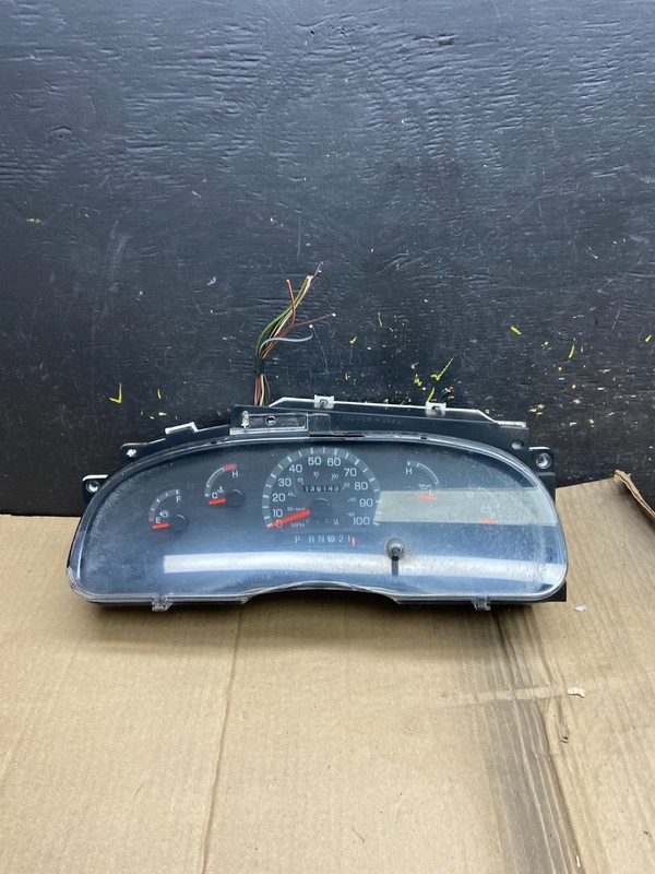 1997 to 2003 Ford E350 VAN Gauge Speedometer Cluster Oem X1703 DG