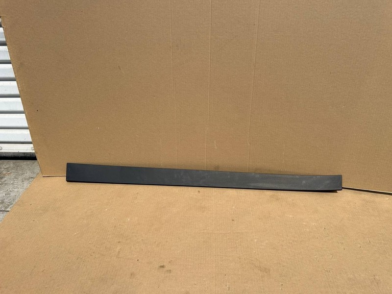 ✅ 2016-2020 Tesla Model X Right Front Door Molding Trim OEM 1035120-00-E