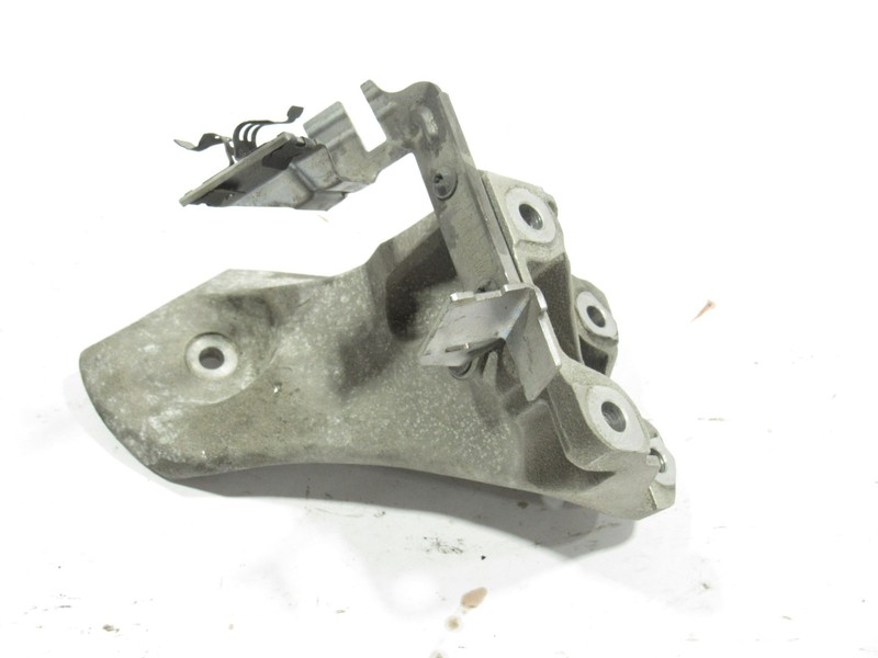 12-18 Bentley Continental GT W12 2015 6.0L Left Engine Mount Bracket Support |:A
