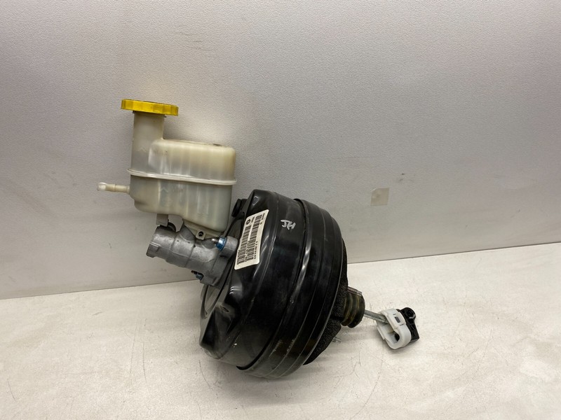 2014-2017 JEEP CHEROKEE POWER BRAKE BOOSTER W/ MASTER CYLINDER OEM