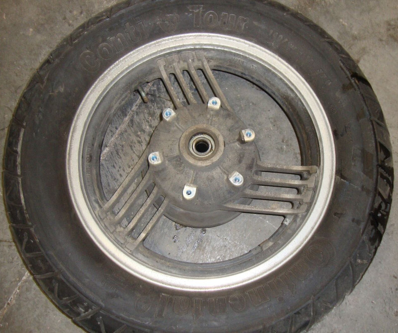 1985 Yamaha Venture XVZ 1200 XVZ1200 D XVZ1200D Rear Rim Wheel Tire Back 16"