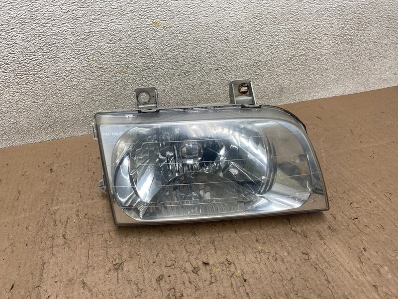 1998 to 2002 Kia Sportage Right Passenger RH Halogen Headlight OEM Y4964 DG