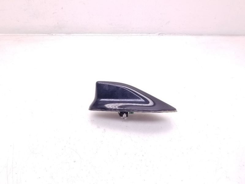 17 TOYOTA PRIUS ROOF MOUNTED SHARK FIN ANTENNA