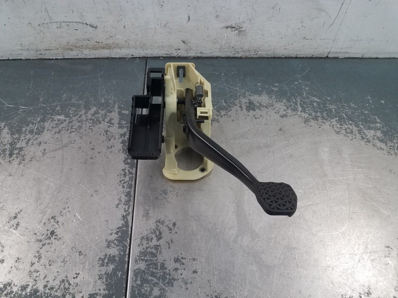 2016 BMW M5 F10 Brake Pedal Assembly #5706 B6