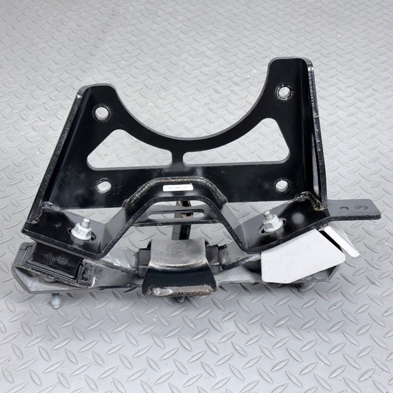 ✅ 19-26 RAM 1500 OEM TRANSMISSION MOUNT ISOLATOR BRACKET INSULATOR Support 44K