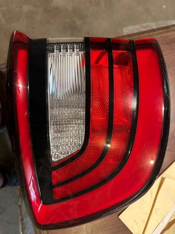 14-22 DODGE DURANGO OEM LH DRIVER SIDE TAILLIGHT ASSEMBLY- NICE TAIL LIGHT
