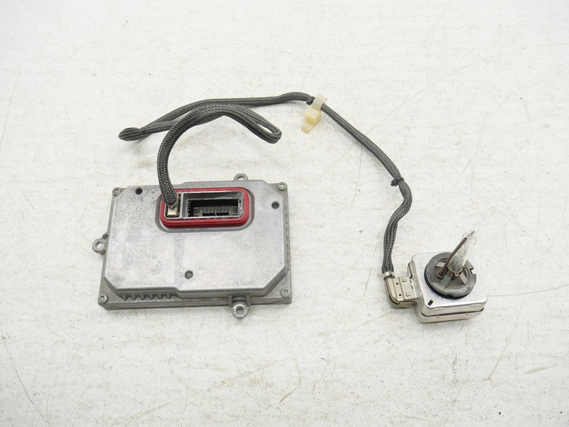 Used Right Front Headlight Lamp Ballast & Bulb Assembly 2007-2008 Audi RS4 OEM