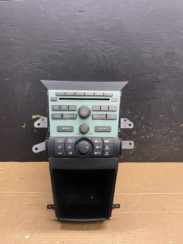 2009 to 2011 Honda Pilot AM FM CD Audio Radio Player Climate Control W0353 DG