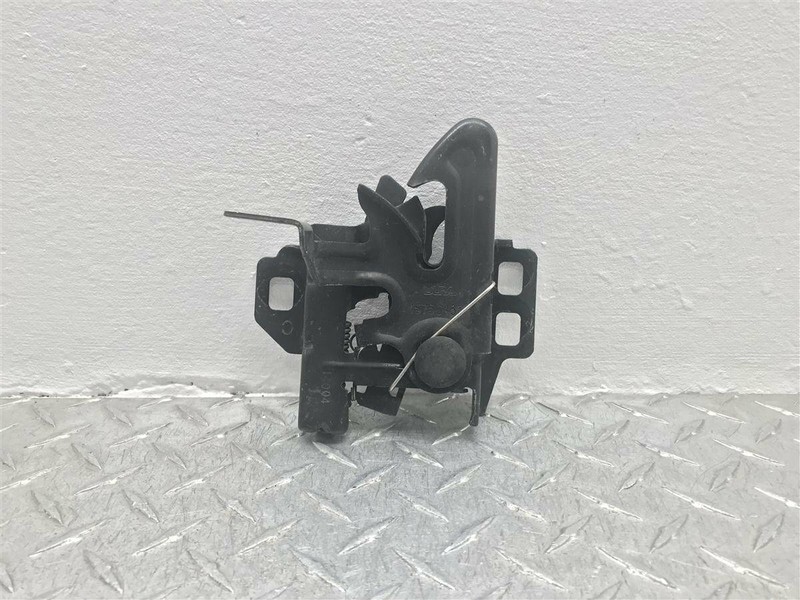 00-06 YUKON SIERRA TAHOR SILVERADO HOOD LATCH OEM 15756432