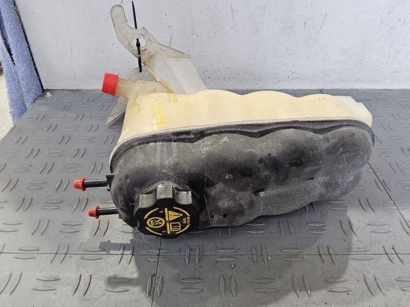 Coolant Reservoir Fits 15-20 ESCALADE 3496352