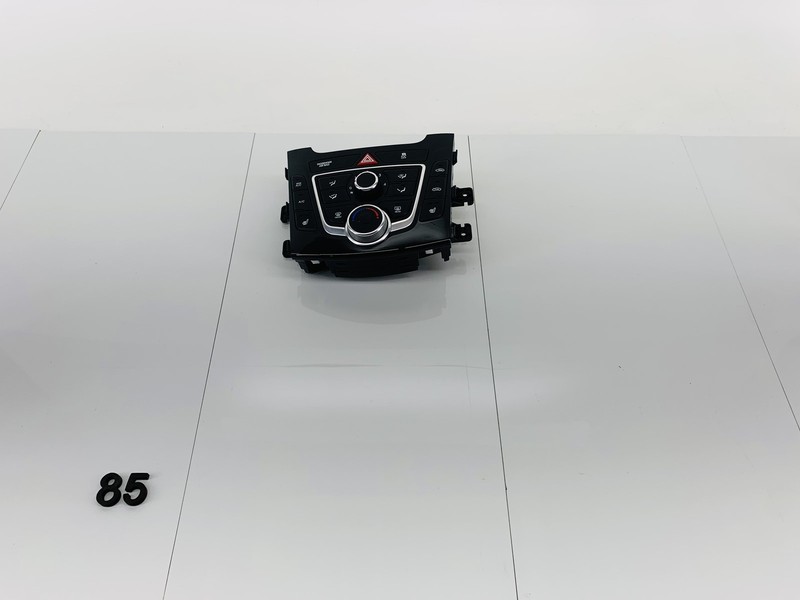 16-17 HYUNDAI ELANTRA GT CENTER DASH INSTRUMENT PANEL HVAC SWITCH BUTTON OEM
