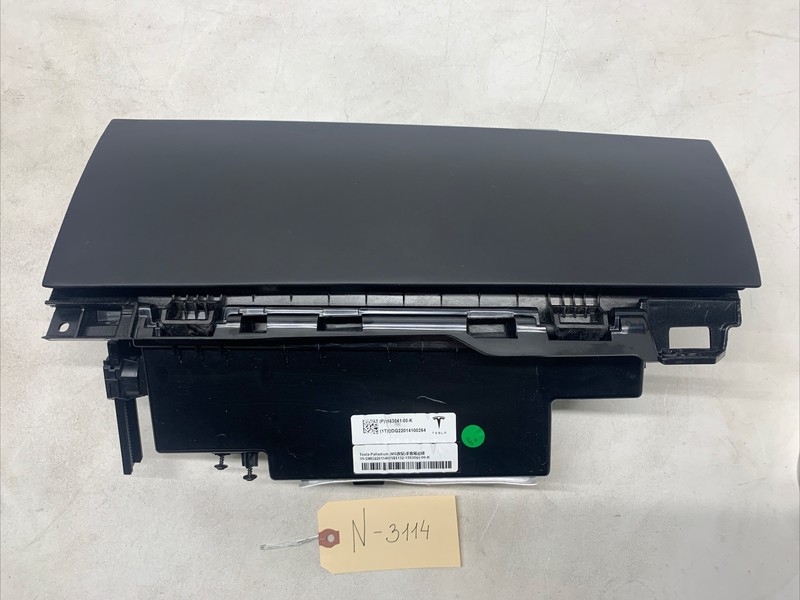 2021-2022 Tesla S Glove Box Long Range Plaid Black glovebox 1563041-00 3114 U12