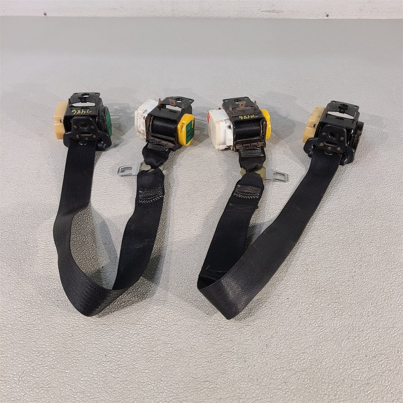 97-04 Corvette C5 Hatchback Seatbelt Set Seat Belt Retractors Aa7486