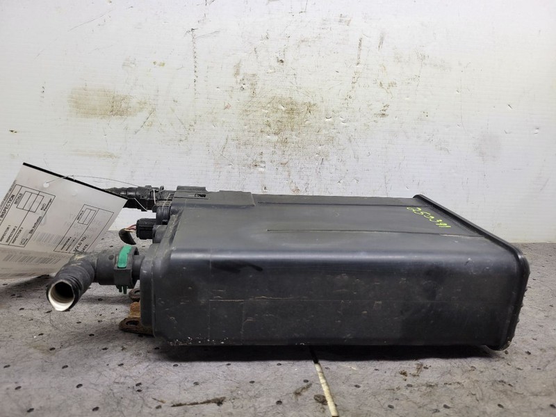 4 RUNNER 2017 Fuel Vapor Canister 1671557