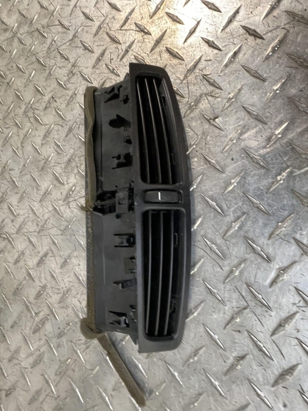 2013 - 2019 FORD ESCAPE DASH CENTER AIR VENT TRIM COVER PANEL Oem
