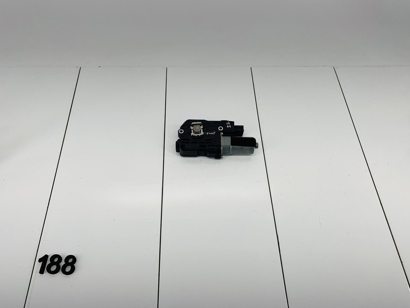 17-20 AUDI A4 B9 UPPER OVERHEAD HEADLINER SUNROOF MOONROOF ADJUST MOTOR OEM