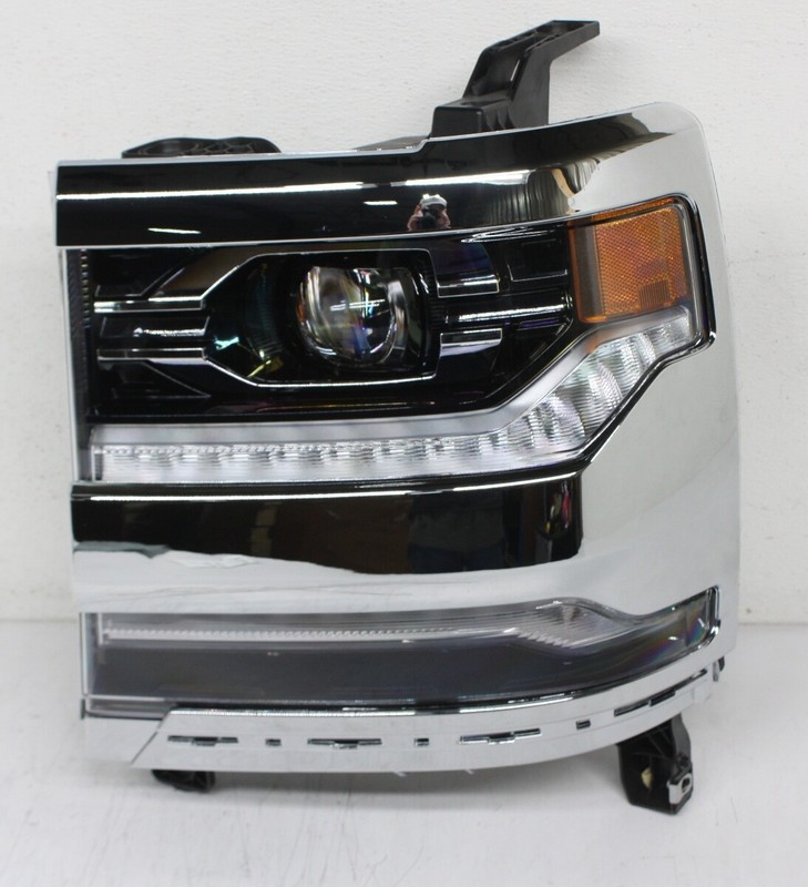 OEM Left Driver Side LED Headlamp For Chevy Silverado 1500 84292720 Tab Missing