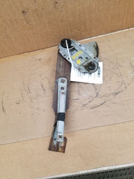 Passenger Right Rear Window Regulator Manual Sedan Fits 71-76 BUICK 256359