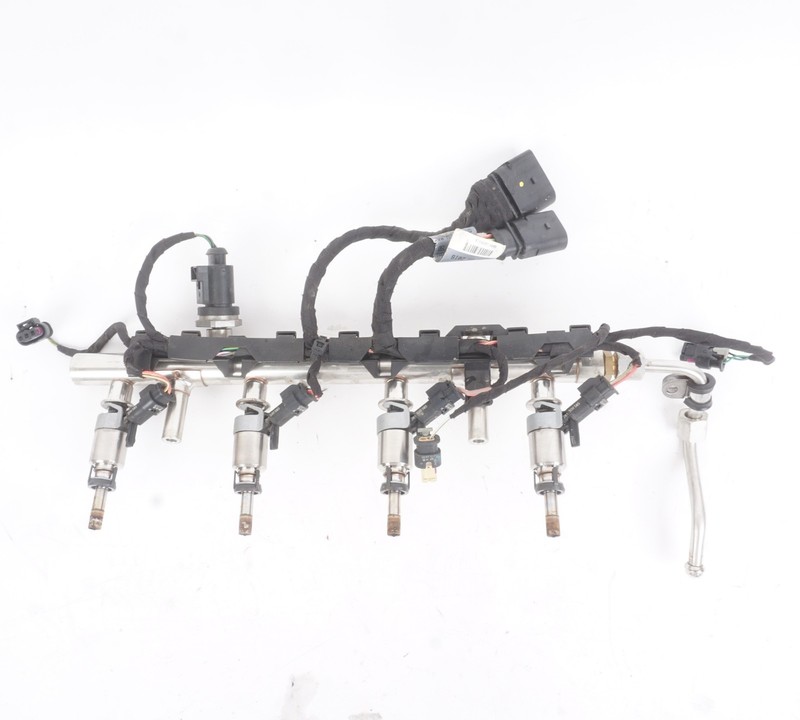 2017 - 2018 Porsche Macan 2.0L Fuel Injectors W/ Wiring Harness OEM