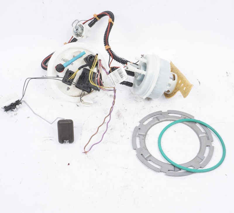 13 - 18 BMW 650i Fuel Pump 7308449 OEM