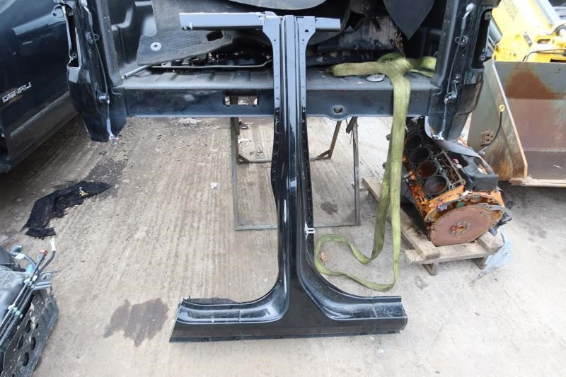 2020 2021 2022 Jeep Gladiator JT OEM Right Passenger B Pillar Cut Out Black