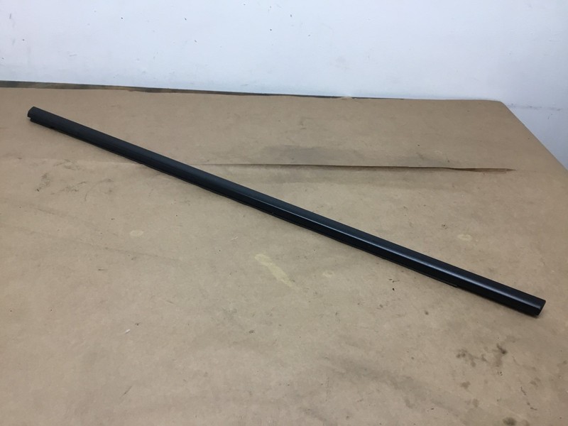 Porsche Cayenne GTS Rear Right Door Window Weather Strip Molding Seal 03-10 :O