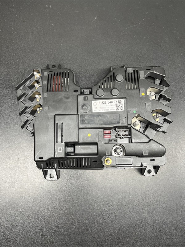 2014 2015 2016 Mercedes W222 S550 Trunk Power Fuse Relay Distribution Box