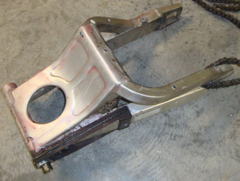 2001 Yamaha YZFR6 YZFR6L YZF R6 YZFR600 R600 Rear Swingarm Swing Arm Pivot 01