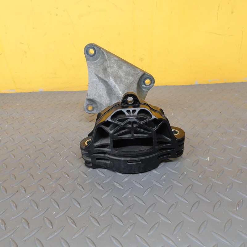2017-2023 CHEVROLET BOLT EV FRONT RIGHT DRIVE MOTOR MOUNT BRACKET OEM 42749054