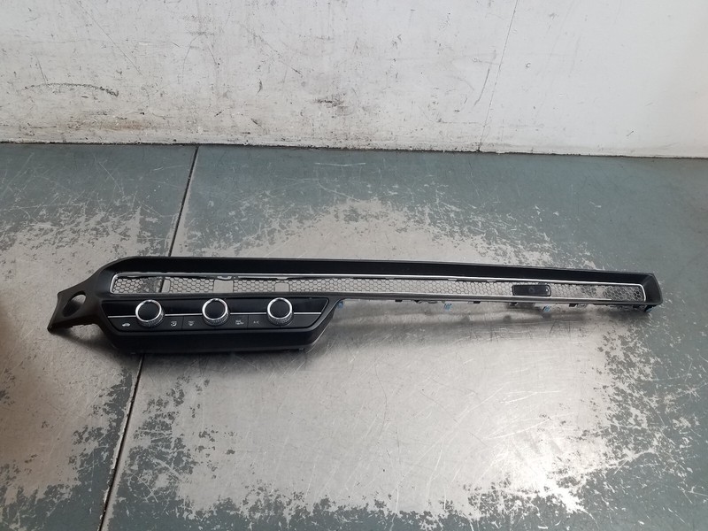 2025 Honda Civic Type R Dash Trim Panel / Climate Controls - * #1133 P4