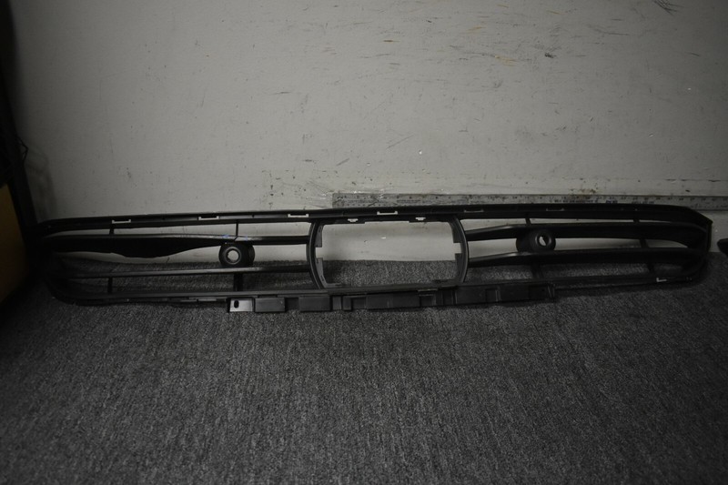 2020 INFINITI QX80 FRONT BUMPER CENTER GRILLE FACTORY OEM