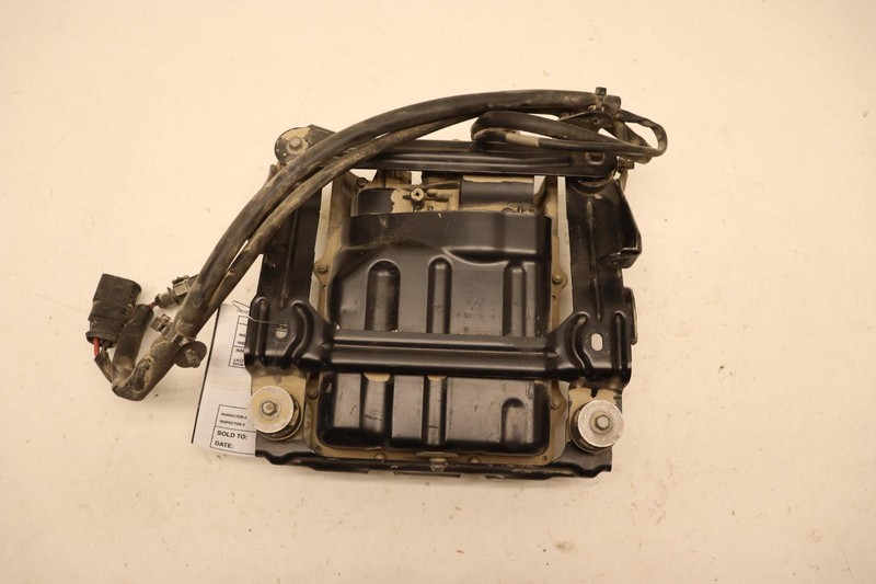 2014-2016 PORSCHE PANAMERA S E-HYBRID AIR RIDE SUSPENSION COMPRESSOR PUMP OEM