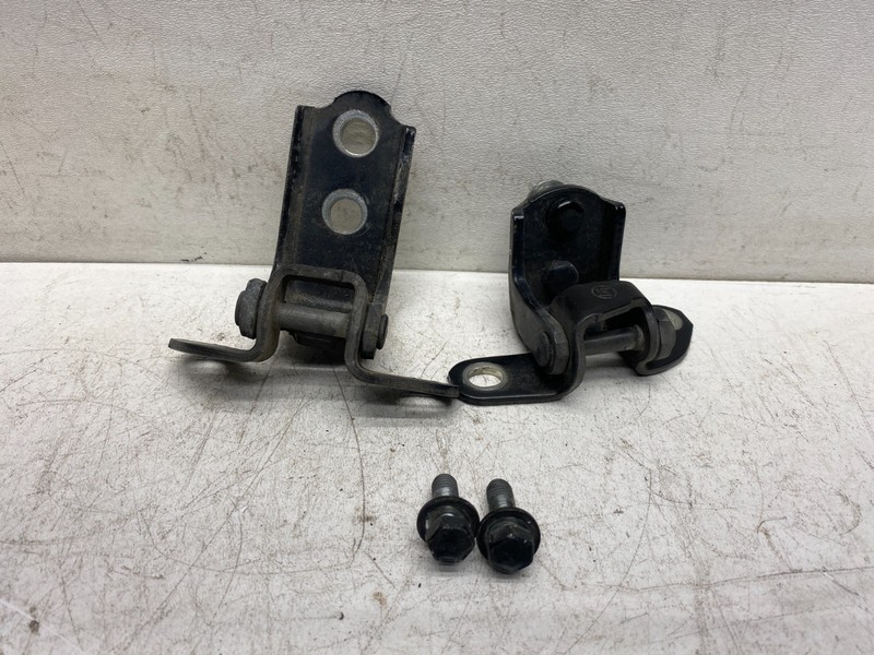 2004-2007 TOYOTA HIGHLANDER LEFT REAR DOOR UPPER AND LOWER HINGE HINGES SET