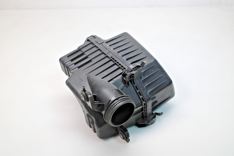 2012-2017 HYUNDAI ACCENT AIR CLEANER BOX ASSEMBLY 28110-1R100 OEM