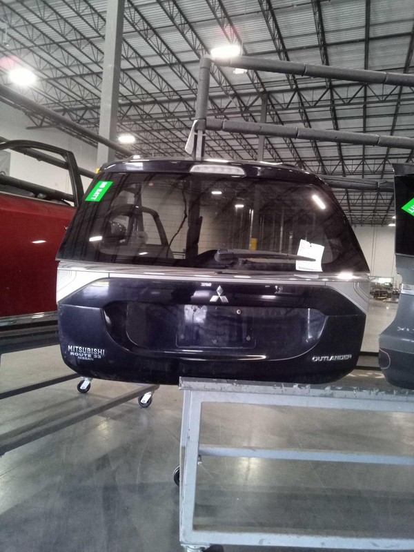 Used Deck Lid fits: 2015 Mitsubishi Outlander w/rear view camera manual lift w/o