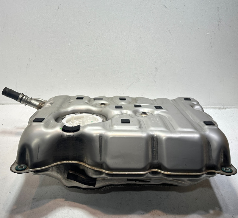 2018-2023 BMW 530e xDrive FUEL GAS TANK ASSEMBLY OEM