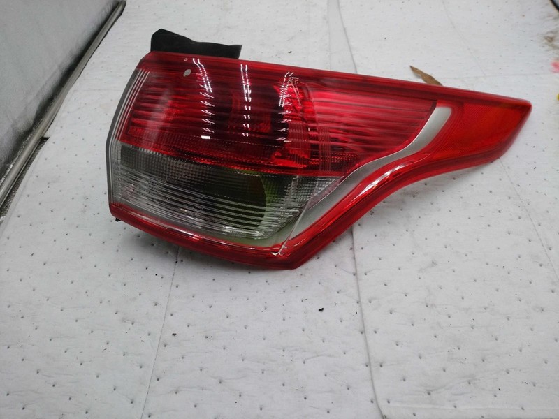 2013 Ford Escape Right Tail Light Assembly Silver OEM 574953 108K Miles