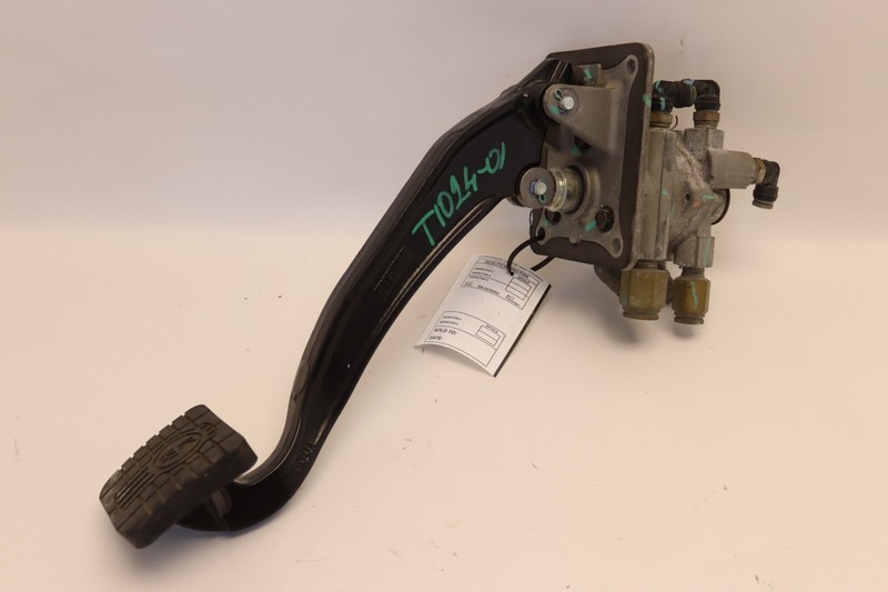 2012-2023 KENWORTH T680 BENDIX FOOR BRAKE PEDAL W/ VALVE K108293 K046310 OEM