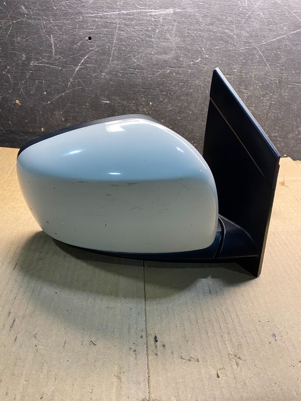 2009 to 2014 Volkswagen Routan Right Passenger View Door Mirror Y3545 MS
