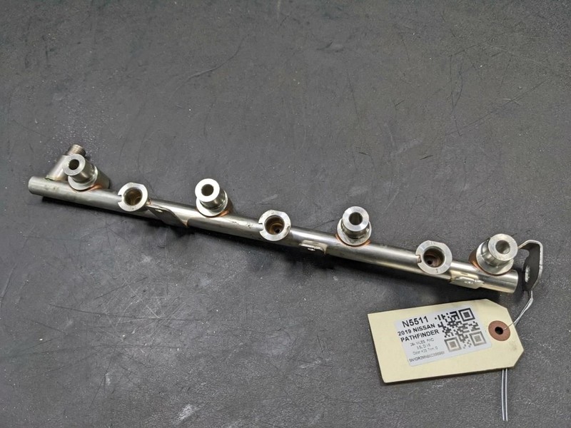 Left Fuel Injector Rail 2019 Nissan Pathfinder 17521-6KA0B 2017 2018 2020