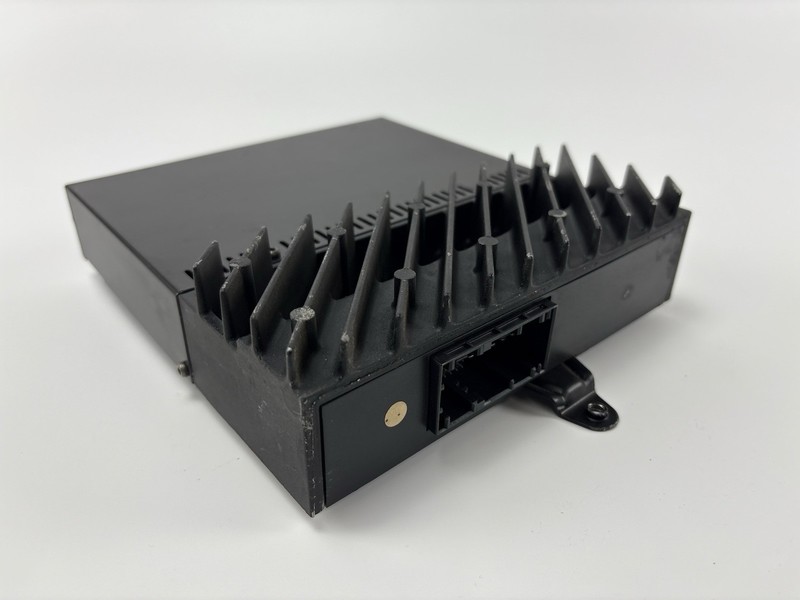 00-06 BMW 325i 330i E46 Convertible Audio Radio Stereo Amplifier 8 376 305 1395