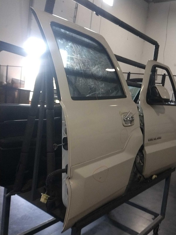 2004 Cadillac Escalade Left Door White 4DR SUV Used Part 506836