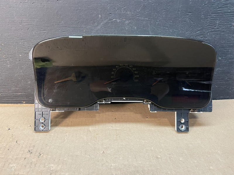 2005 to 2006Lincoln Navigator Speedometer Gauge Cluster ae3376 DG