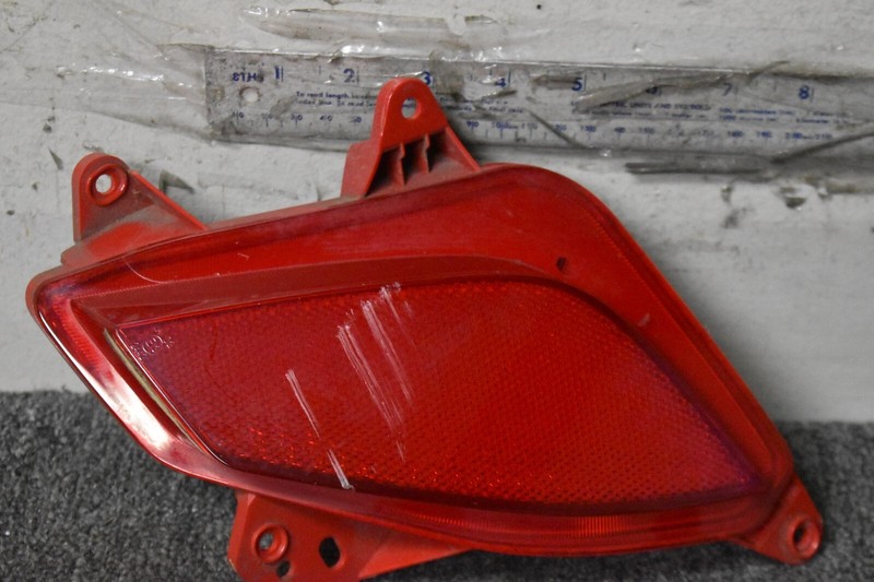 2016-2018 HYUNDAI SANTA FE REAR LEFT SIDE REFLECTOR FACTORY OEM