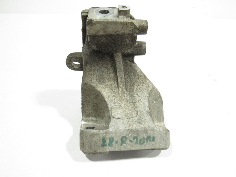 14-19 Maserati Quattroporte 3.8L Right Engine Motor Support Mount Bracket ;:A