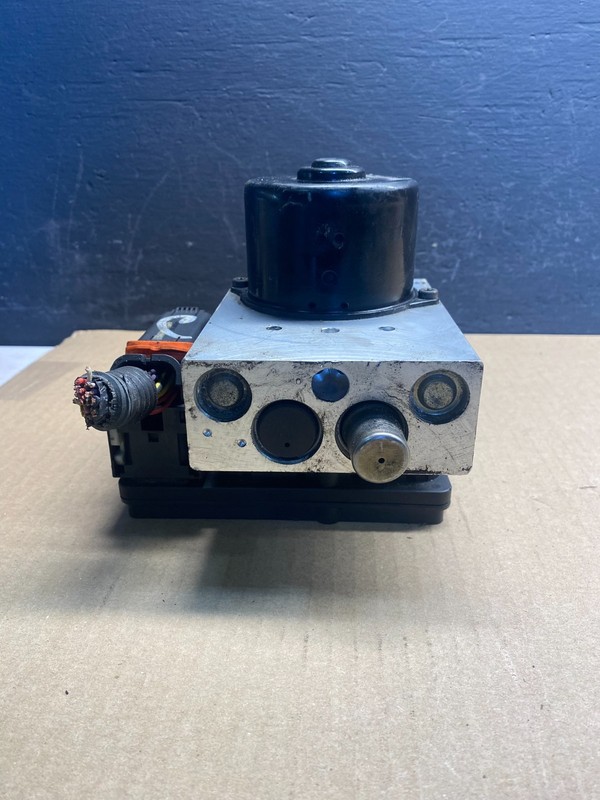 2002 to 2005 Mercedes W203 W230 CLK500 C240 ABS Anti-Lock Brake AC8986