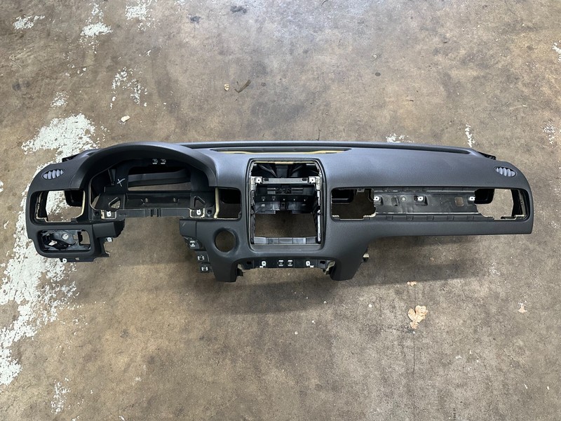 11-17 Volkswagen Touareg DASHBOARD DASH INSTRUMENT PANEL Black OEM