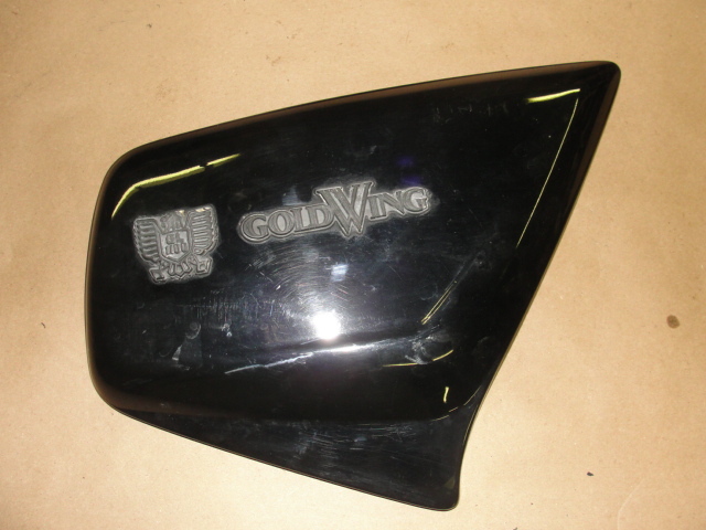 83 HONDA GOLDWING GL 1100 A RIGHT SIDE COVER FAIRING 83600 463 GL1100